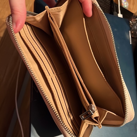 Guess wallet - Picture 3 of 3